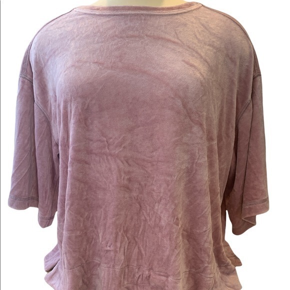 We The Free cropped open back velvet top. Color is pink first pic for reference - Picture 2 of 6